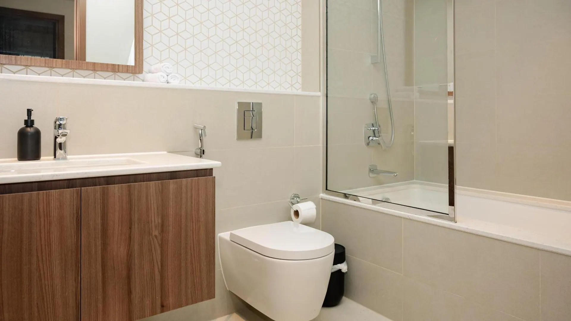 Apartment Brand New Modern 2 Bedroom Retreat In Dubai Creek Harbour