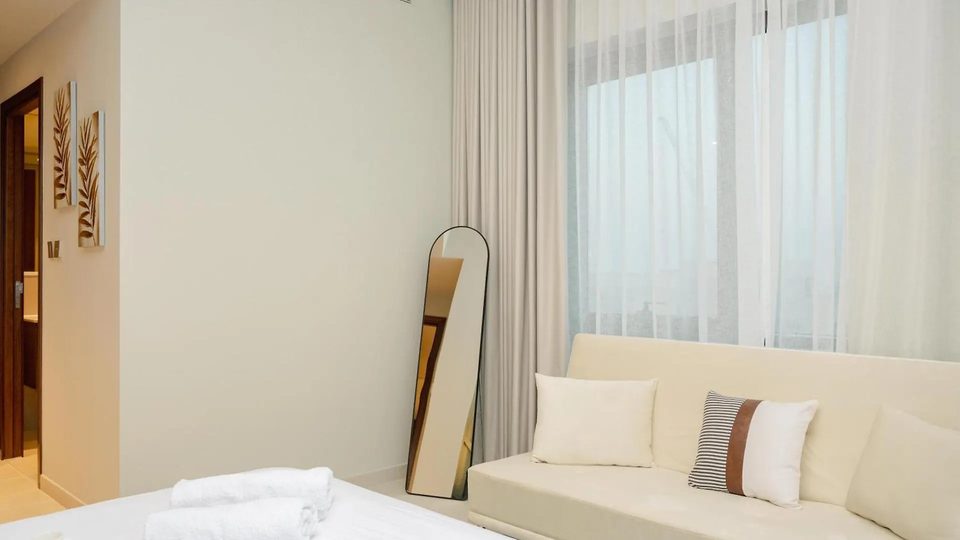 Brand New Modern 2 Bedroom Retreat In Dubai Creek Harbour
