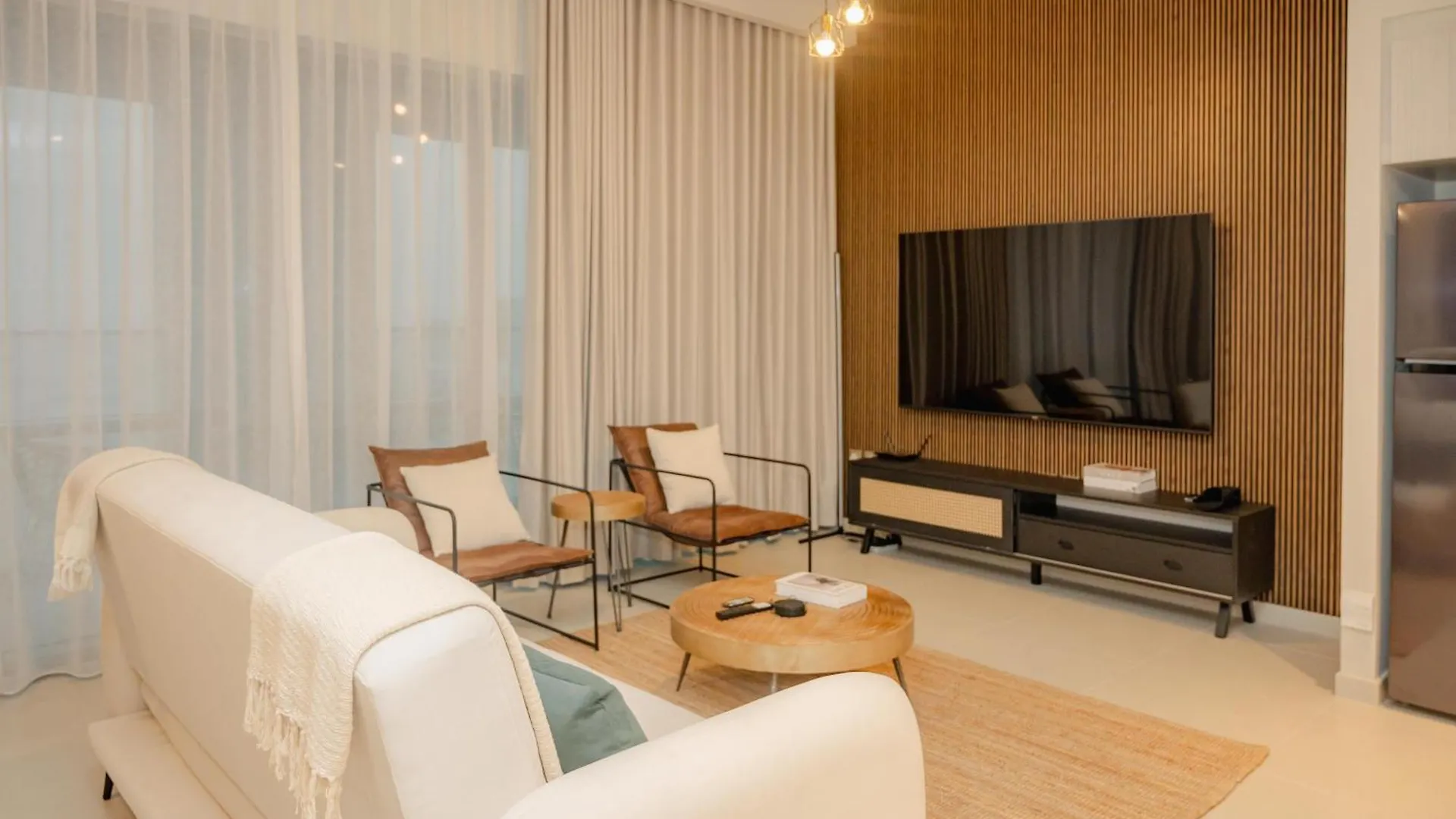 Brand New Modern 2 Bedroom Retreat In Dubai Creek Harbour